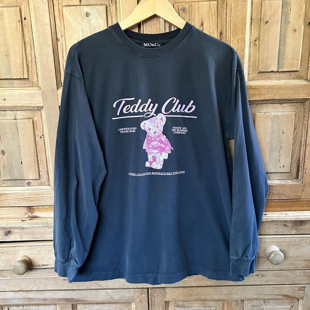 Women's Mo‎ & Co Medium Graphic Tee Teddy Club Pink Bear Long Sleeve Black